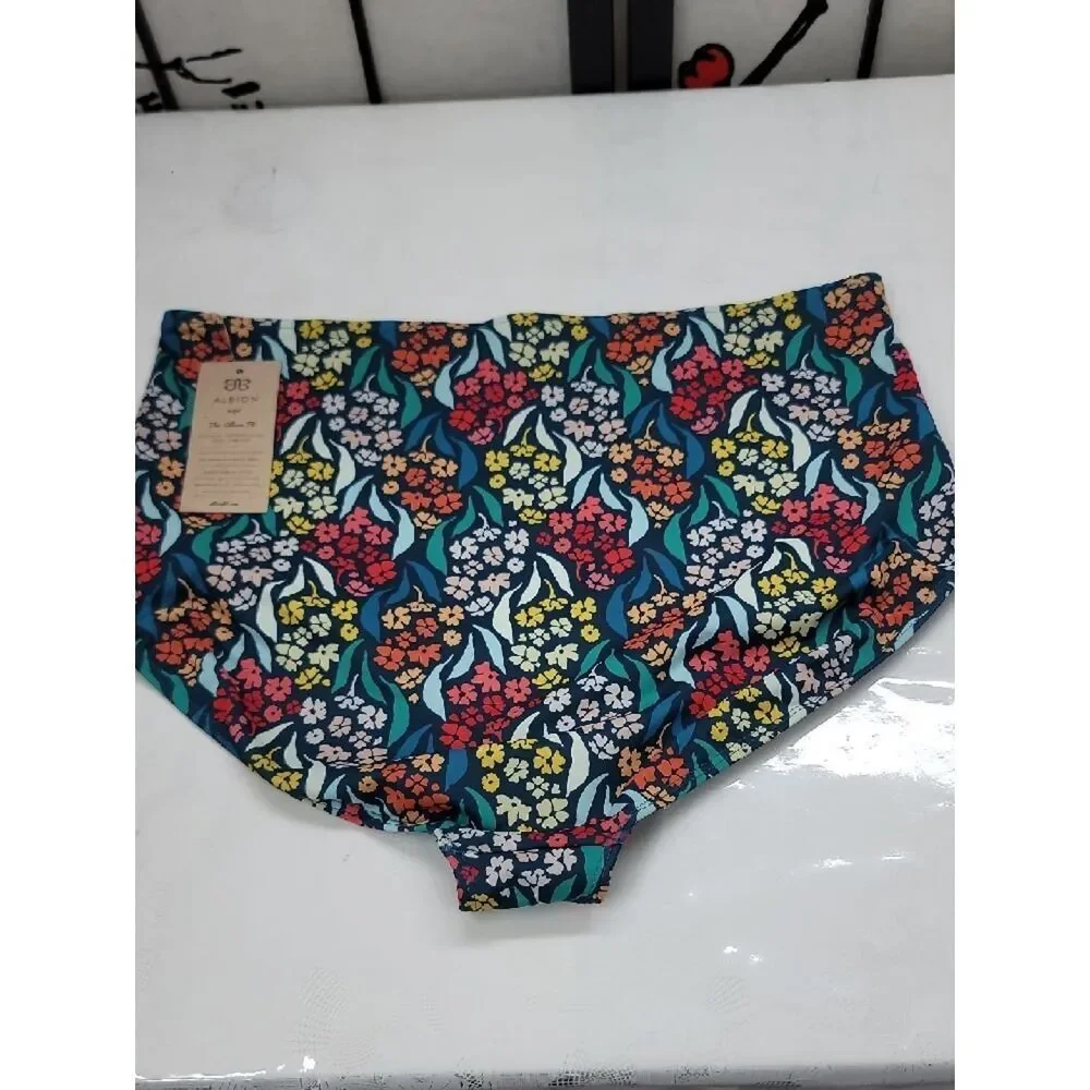 Albion Nwt Costa Floral High-Waisted BottomsSize XL